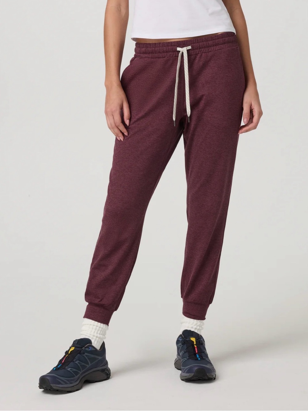Vuori Women’s Performance Joggers Fig Heather Size Small